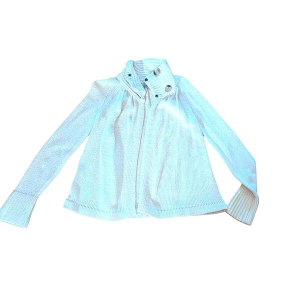 COPY - COZY WHITE TURTLE NECK SWEATER WITH LARGE BUTTONS - Picture 1 of 2